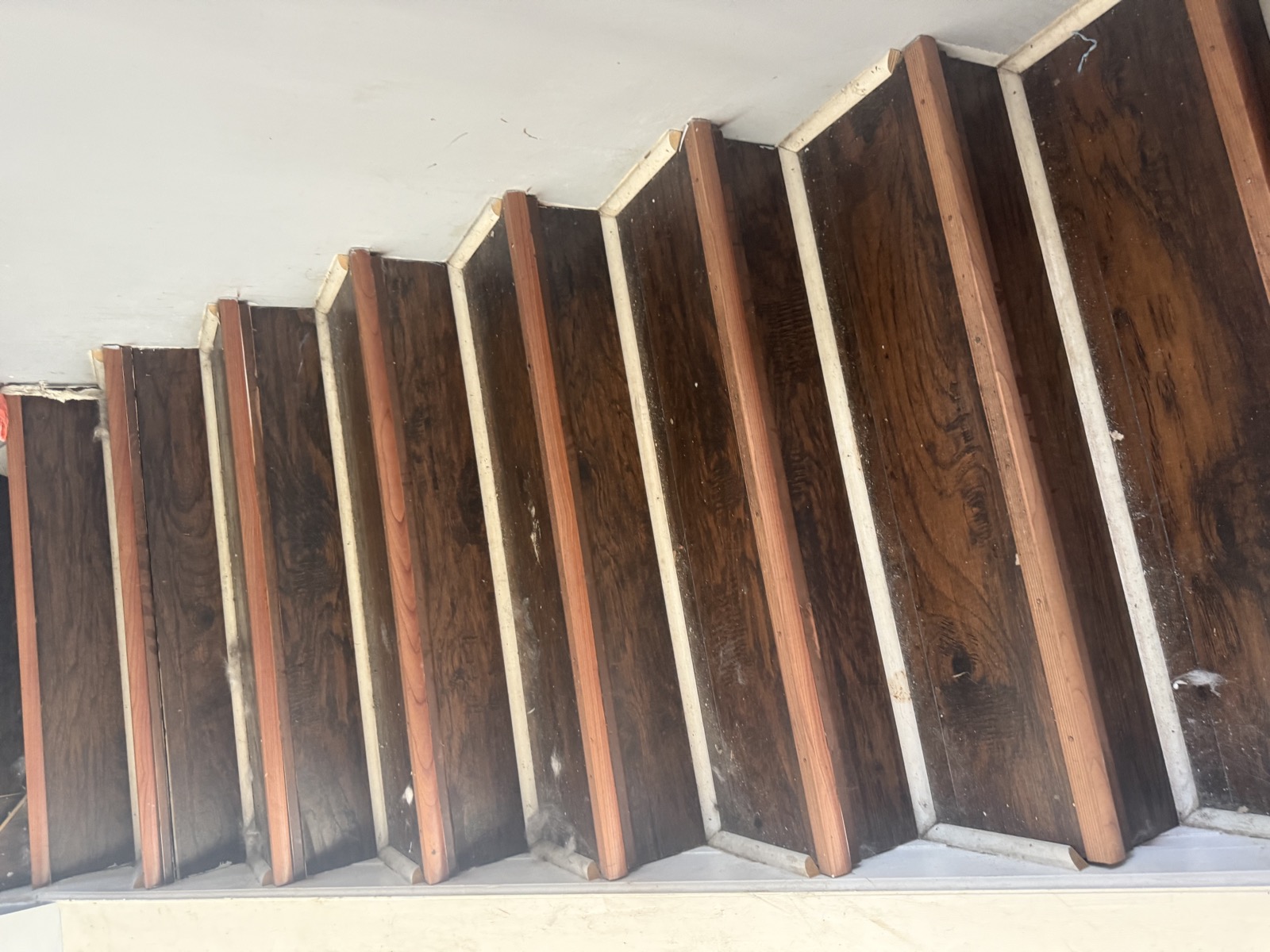 Staircase before a VeraLyn Cleaning visit
